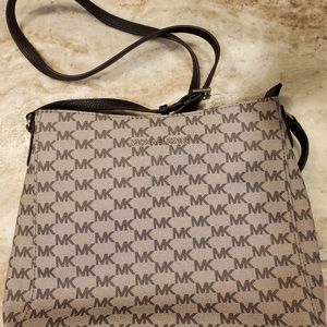 Michael kors crossbody